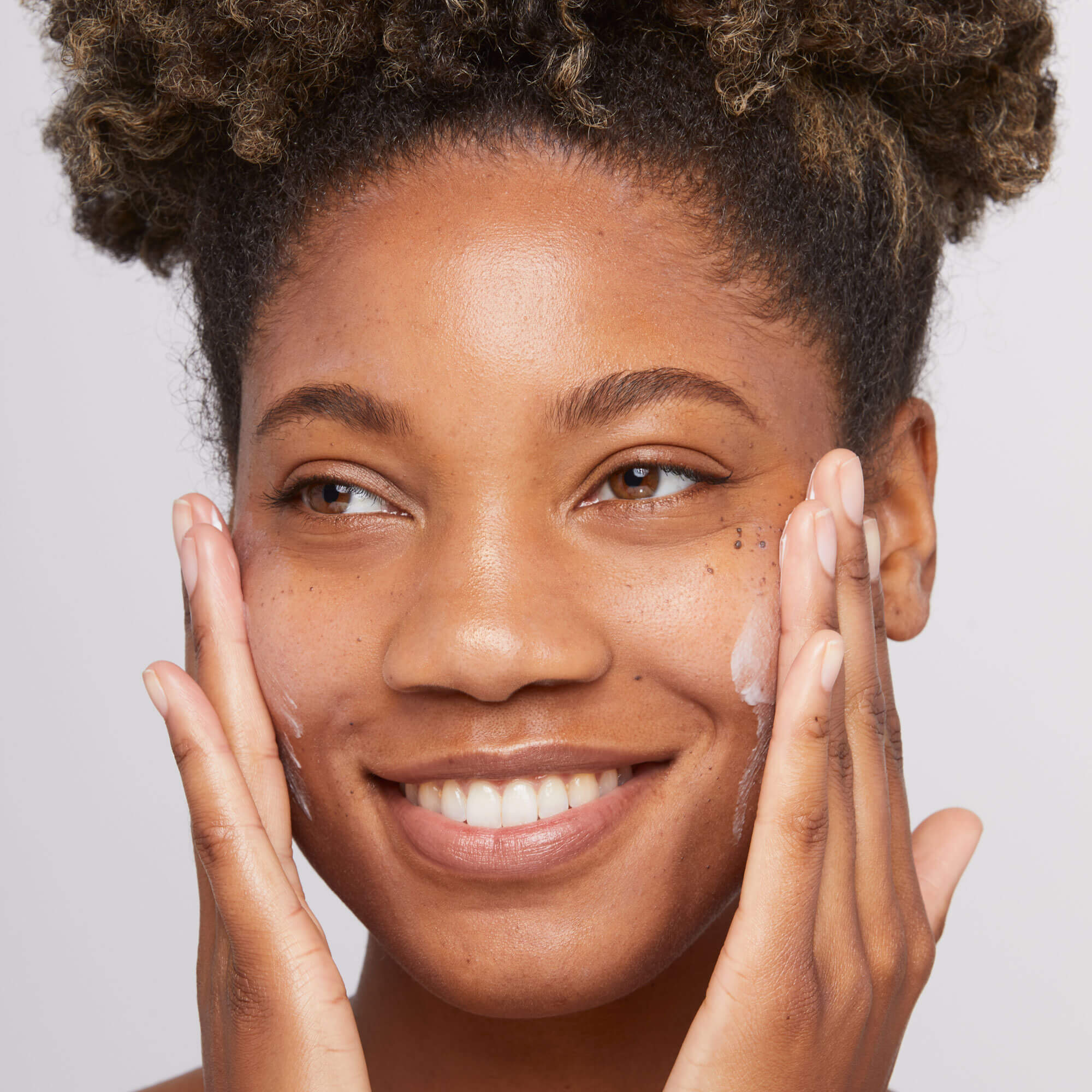 Cleanse and Hydrate Set - Image 10