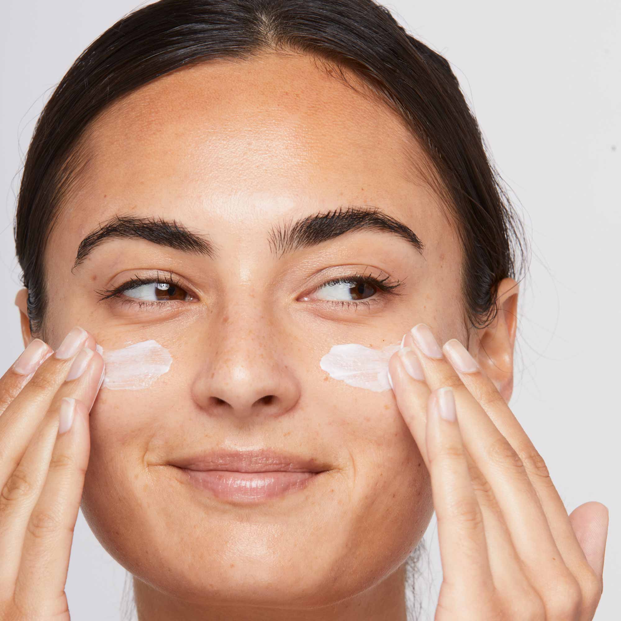 Dynamic Skin Recovery Spf50 Moisturiser Travel Size - Image 3