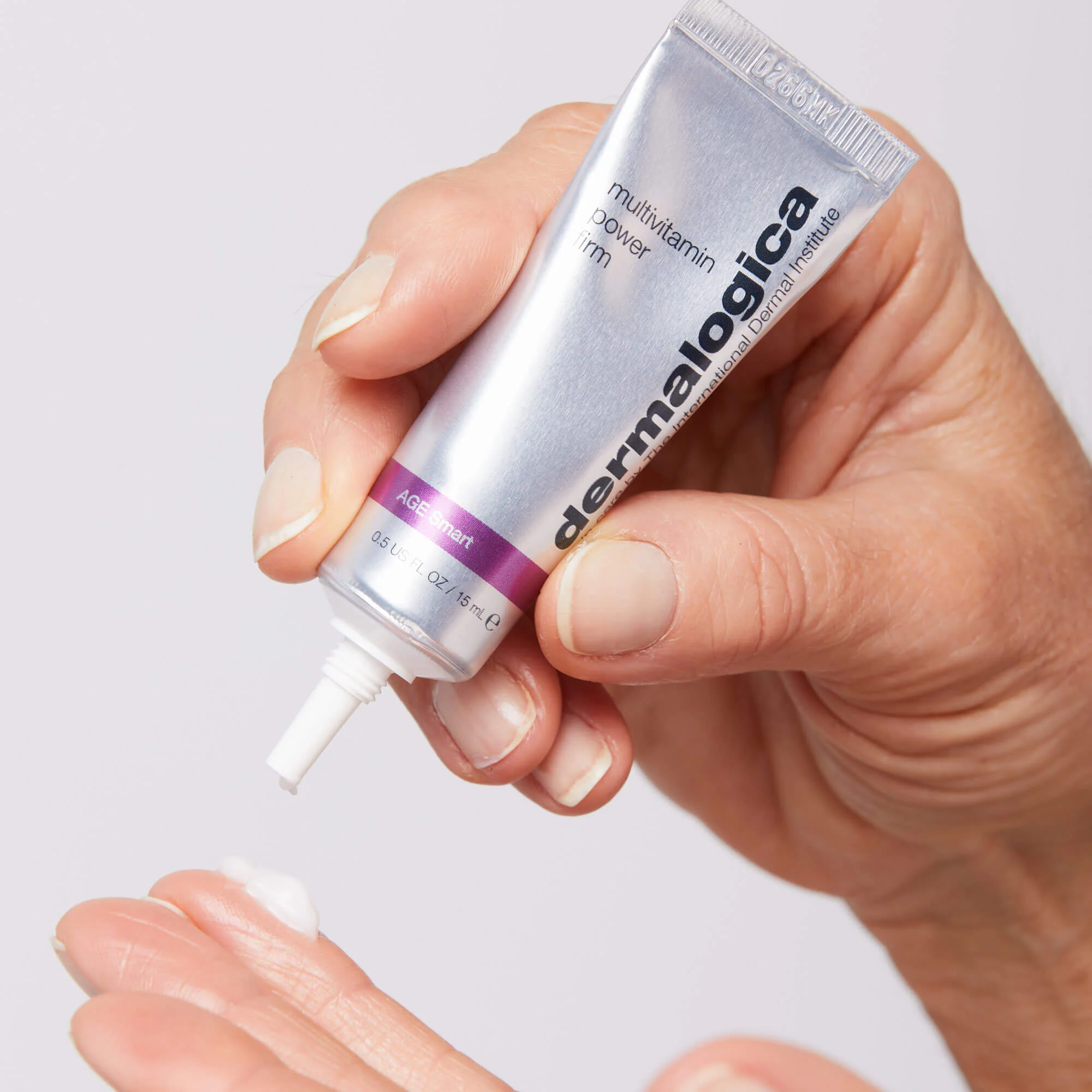 Multivitamin Power Firm Eye Cream - Image 4
